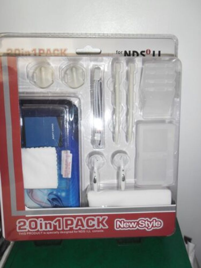 pack 20 accessoires pour Nintendo DSI