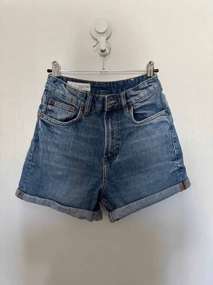 Short en jean Zara neuf 34