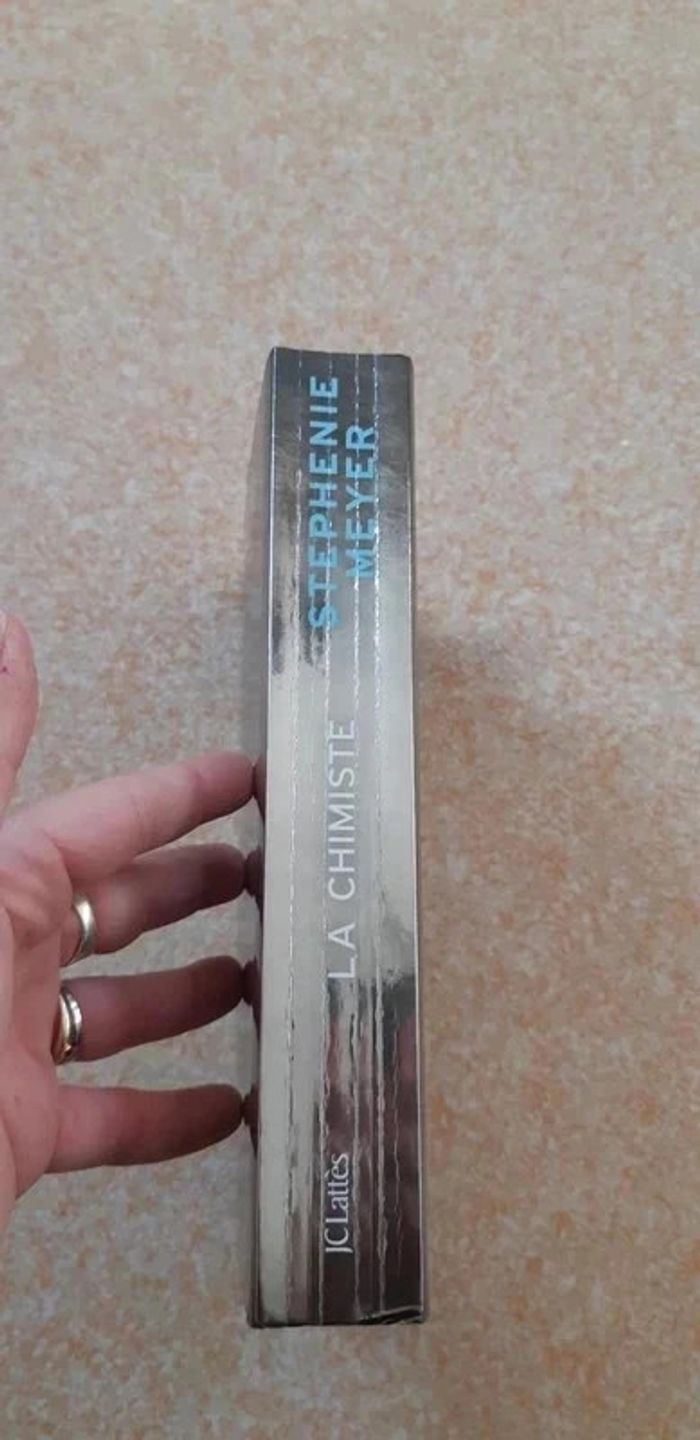 Livre "La Chimiste" Stephenie Meyer - photo numéro 4