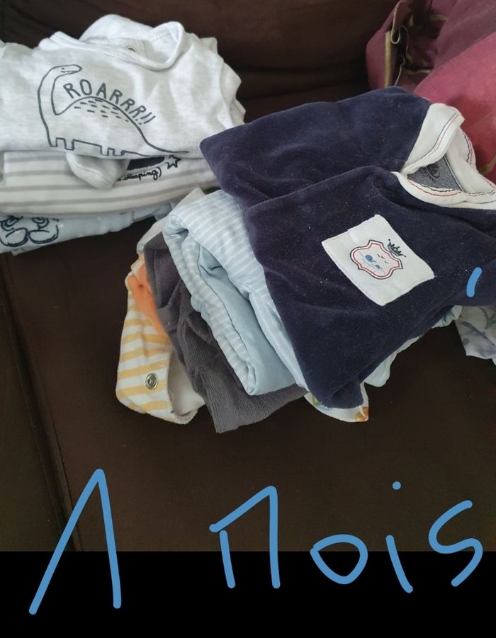 Vetement bebe naissance et 1 mois - photo numéro 2