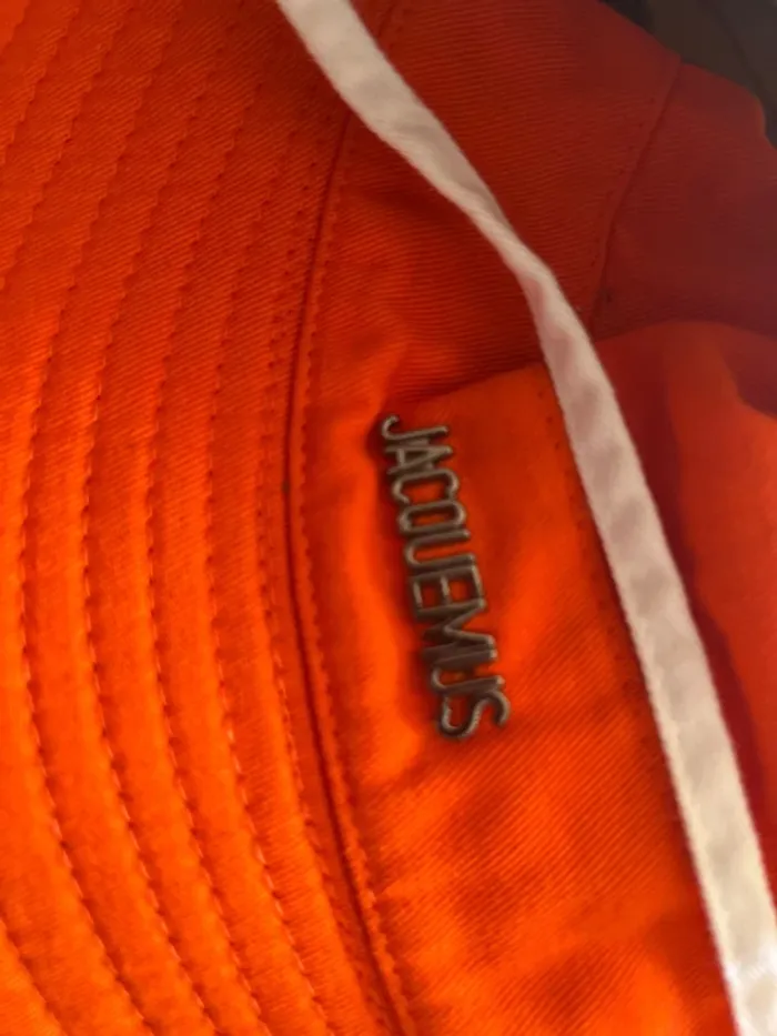 Bob Jacquemus authentique 2025 orange ou blanc - photo numéro 2