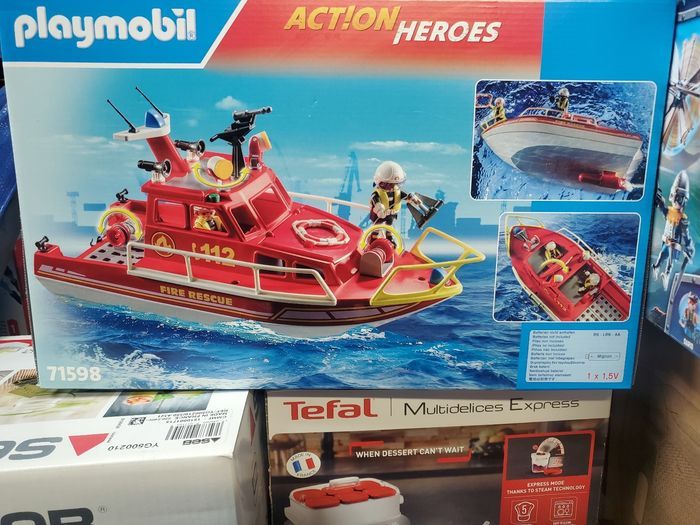 Playmobil 71598 - Bateau de Sauvetage et Pompiers. - photo numéro 2