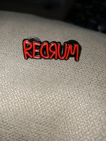 Pins neuf Redrum