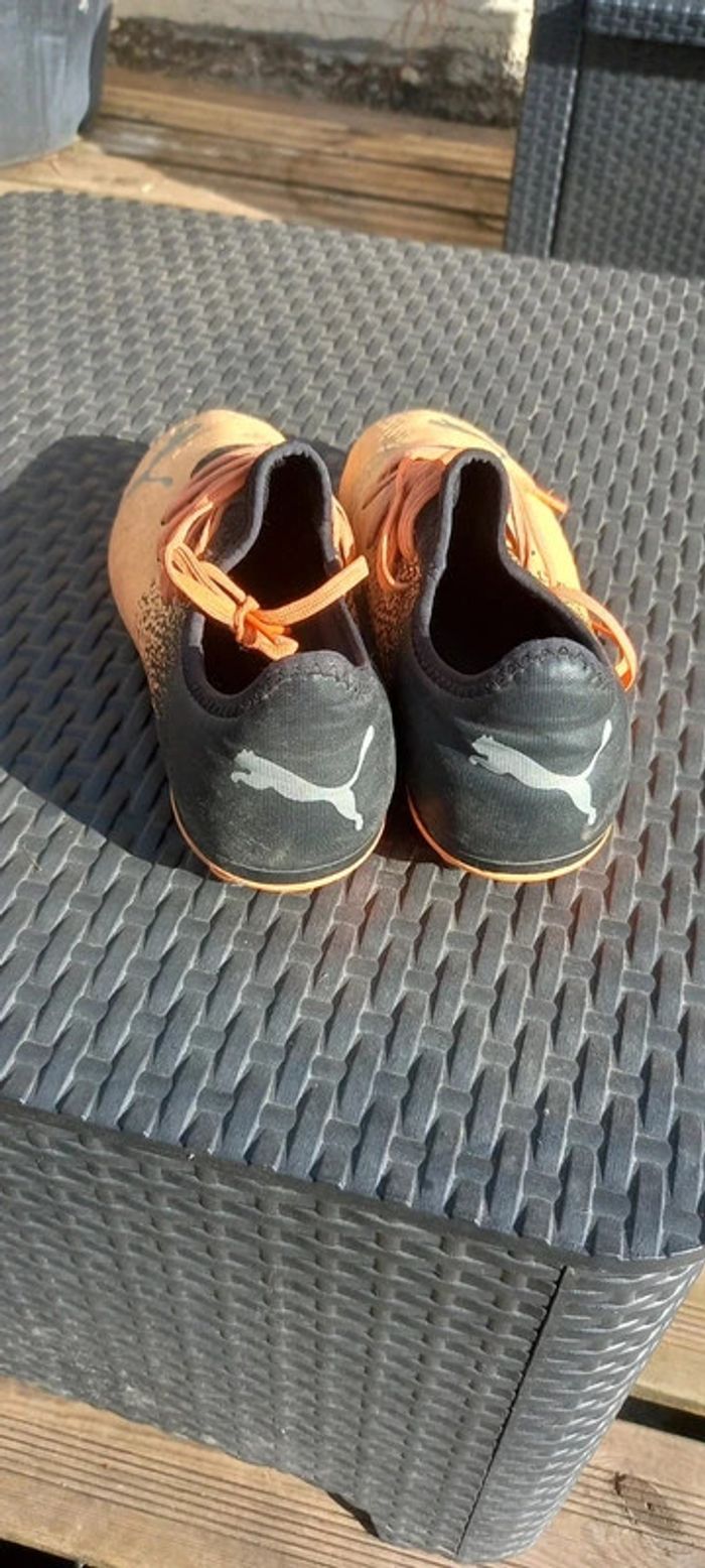 chaussures crampons de football Puma future taille 42 - photo numéro 2