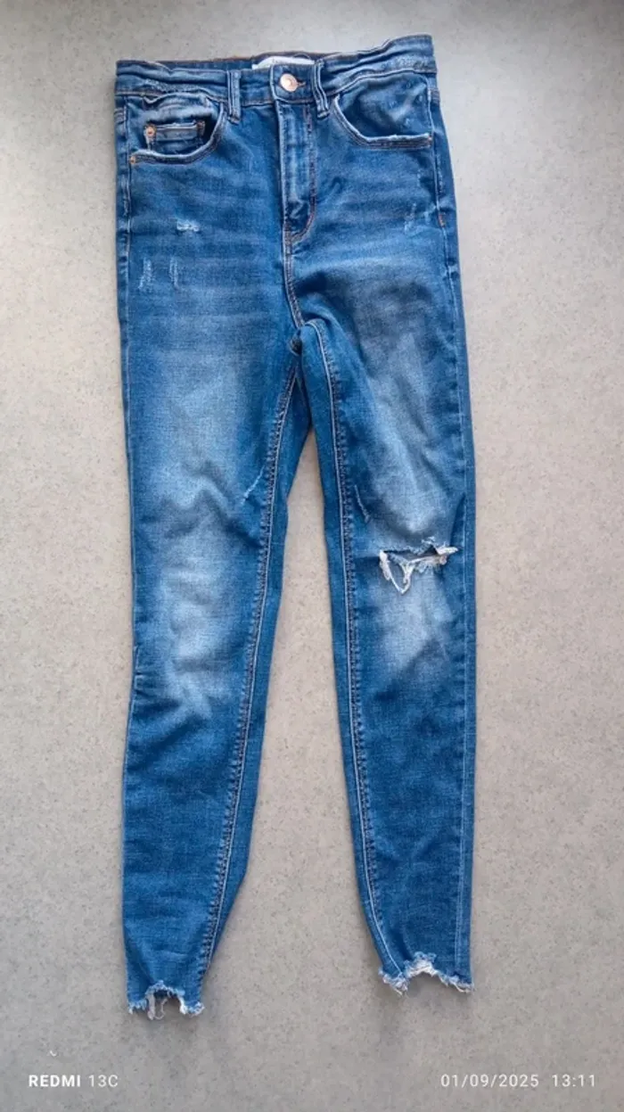 Jeans troué taille 36 stradivarius