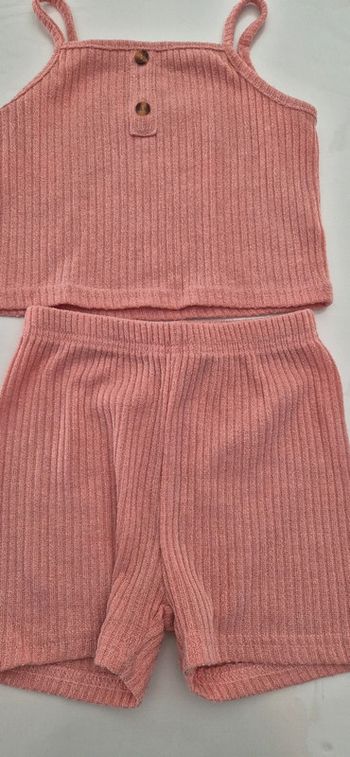 Ensemble short et top.