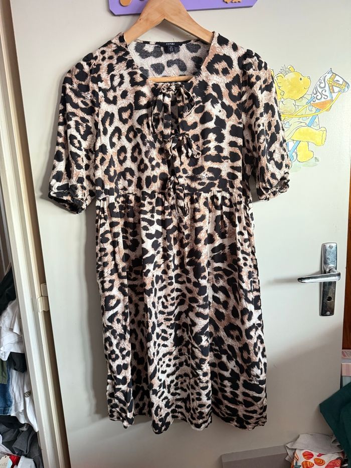 Robe tendance à nouer à motifs léopard, taille Xs, marque Kiabi - photo numéro 1