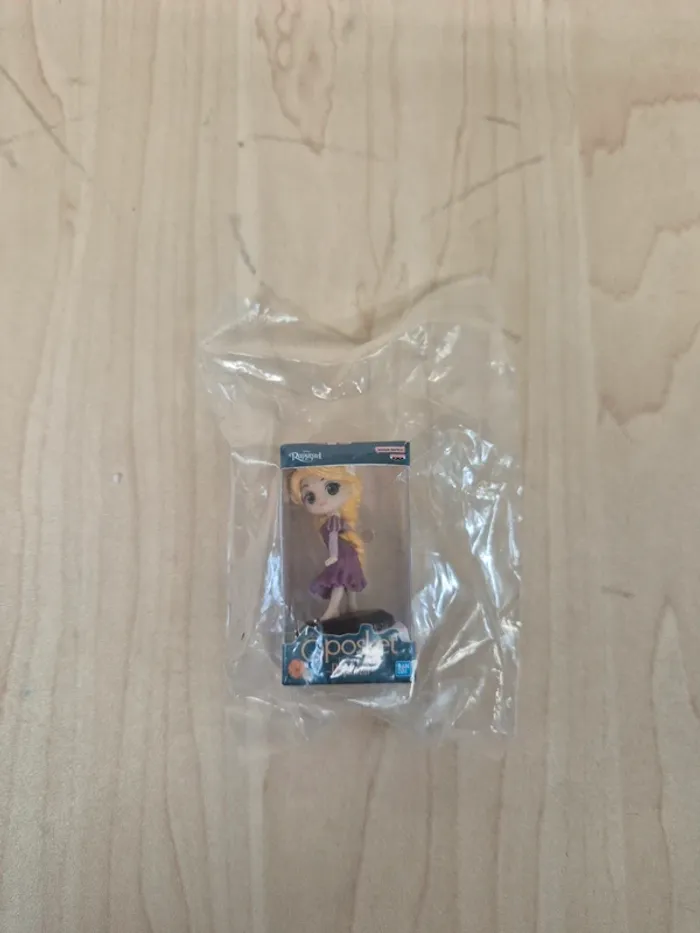 Gashapon Disney : figurine Qposket miniature Raiponce (Tangled)