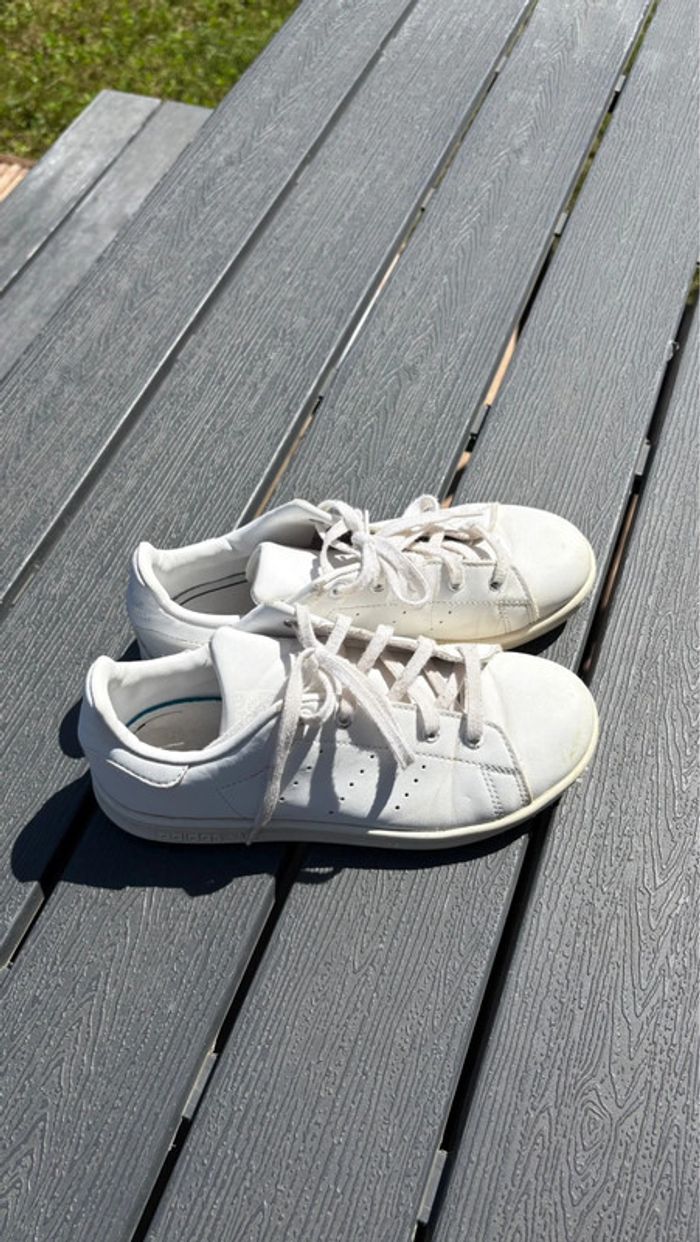 Baskets basses Stan smith blanches taille 33 - photo numéro 3