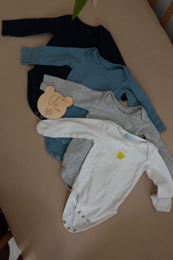 lot bodies body manches longue 1 mois