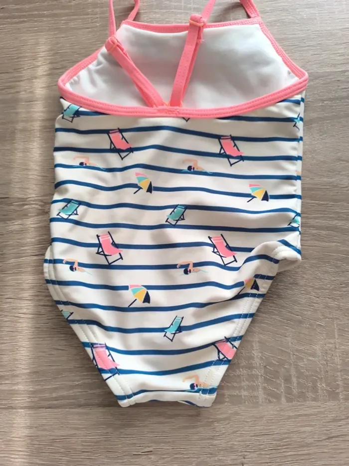 Maillot de bain jamais porté tape à l'oeil 9 mois - photo numéro 2