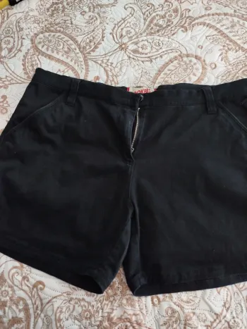 Short noir