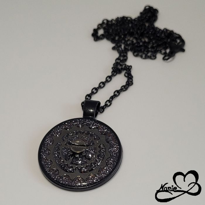 Sautoir, en acier inoxydable et en resine, noir et argenté pailleté