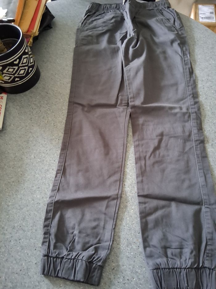 Pantalon " kiabi" gris " t-'12 ans