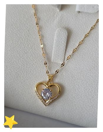 Collier dorée cœur pierre d'ornement blanche