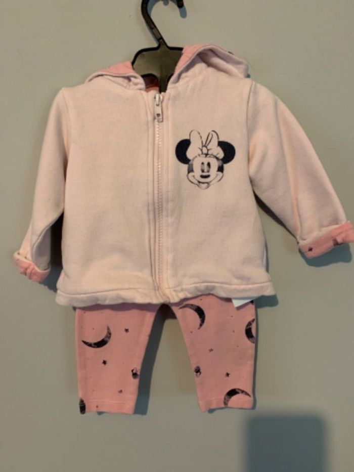 Sweat à capuche et legging