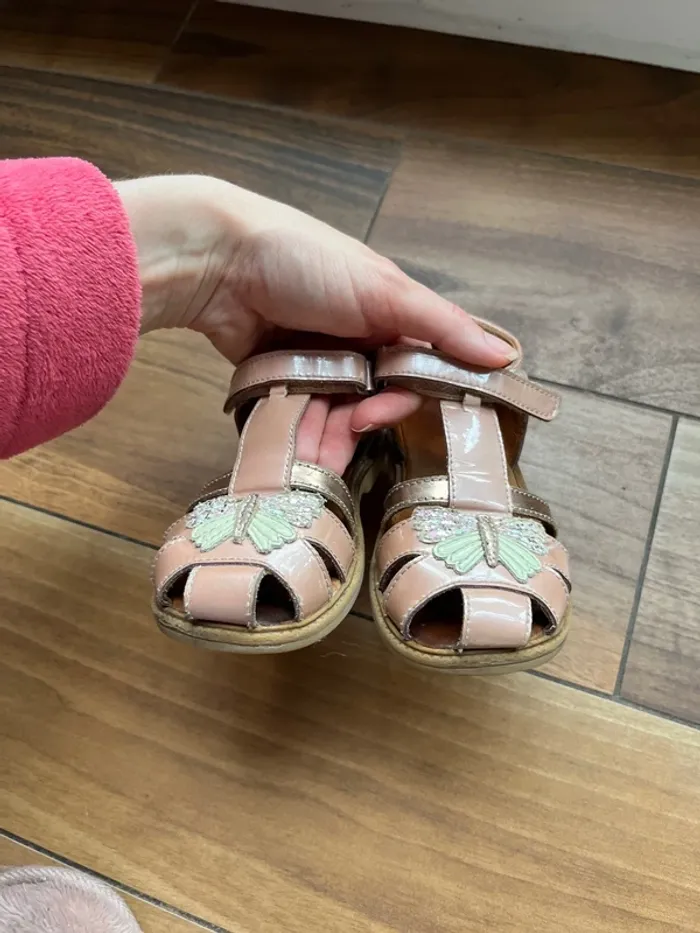 Sandales papillon GBB taille 25 - photo numéro 7