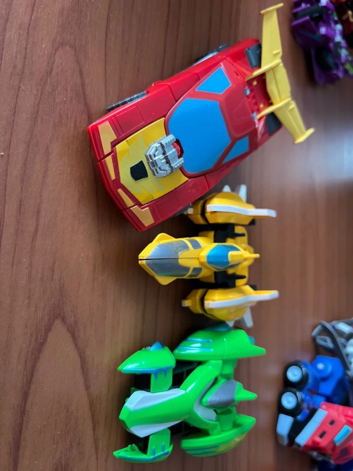 Figurine transformers