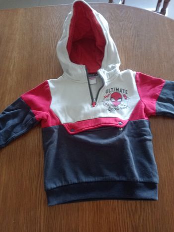 Pull à capuche