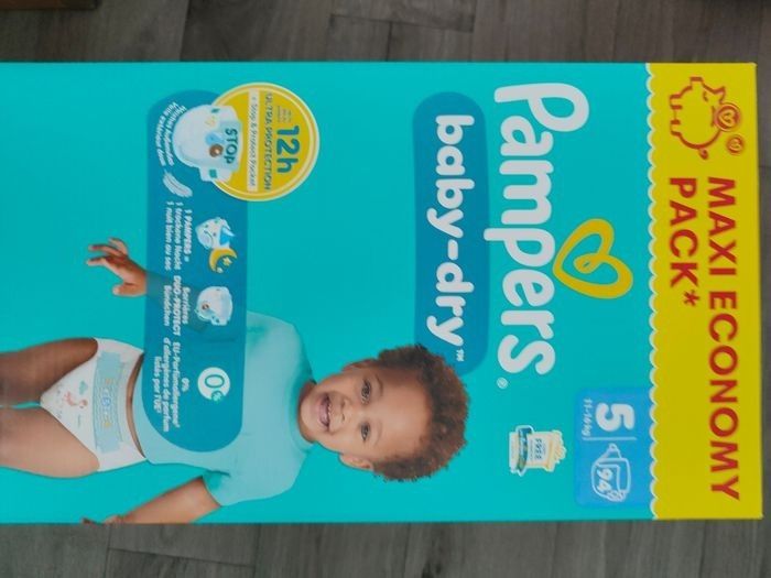Couche pampers taille05 - photo numéro 4