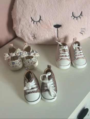 Lot chaussures bébé