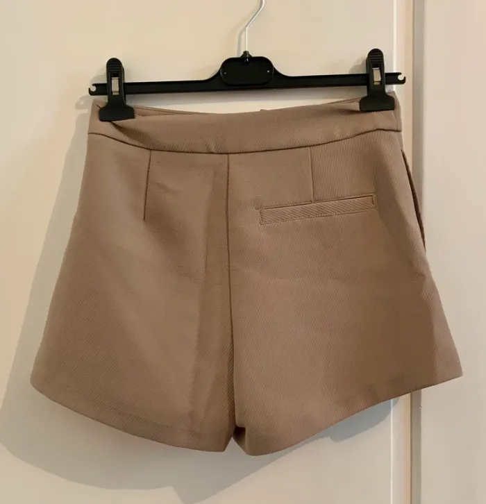 Short beige - photo numéro 2