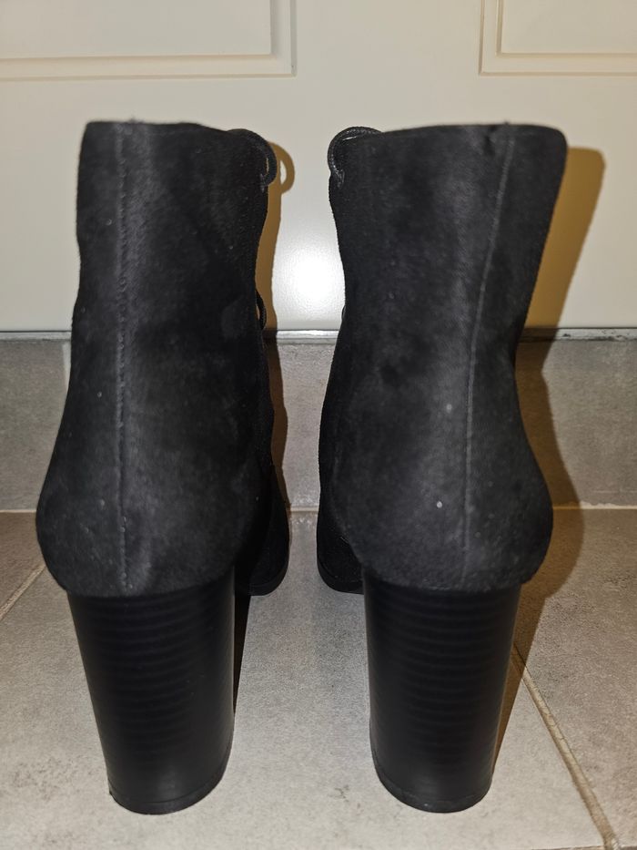 👢 Bottines à talons Miss Liberto – Motifs fleurs – Taille 40 – Talons 8,5 cm - photo numéro 8