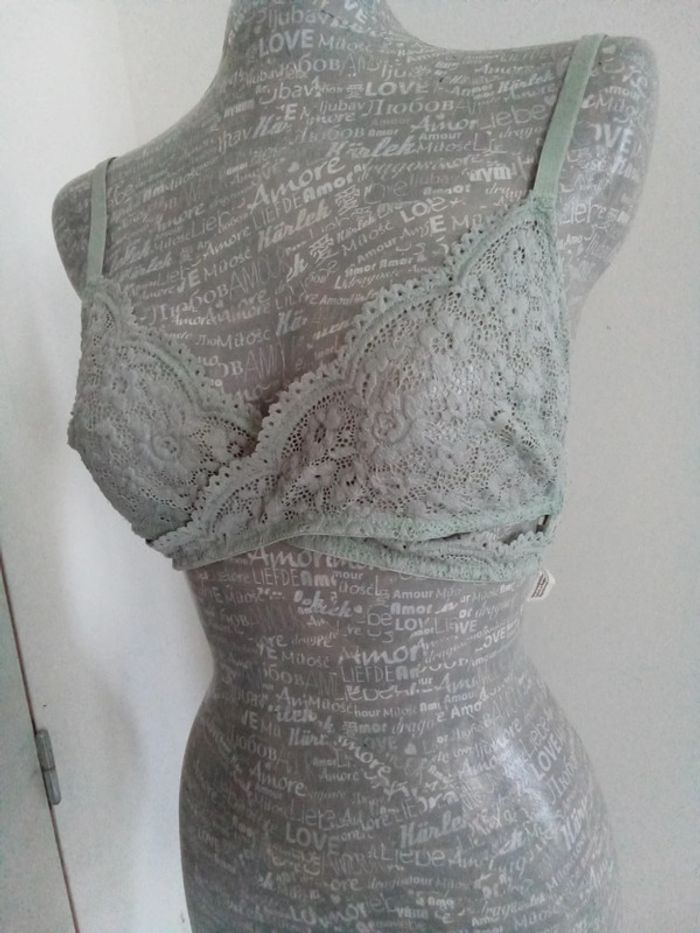 Très joli soutien gorge taille 38 - photo numéro 2