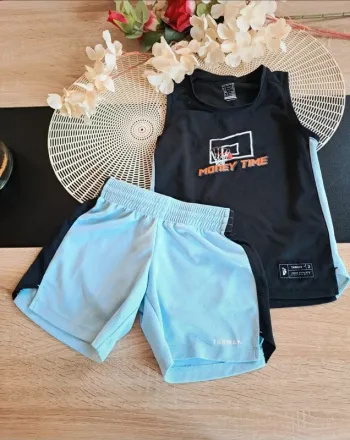 Tenue de basket, taille 7-8 ans, marque décathlon