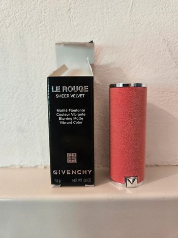 Mini rouge a levres le rouge  givenchy