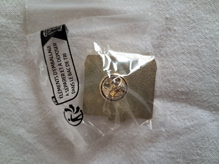 Lot de 4 pin's polly pocket neufs - photo numéro 5