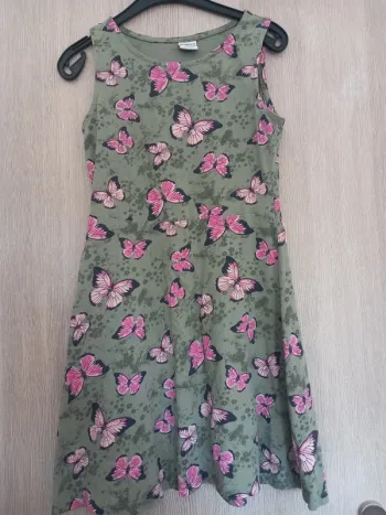 Jolie robe motifs papillons 10-12ans
