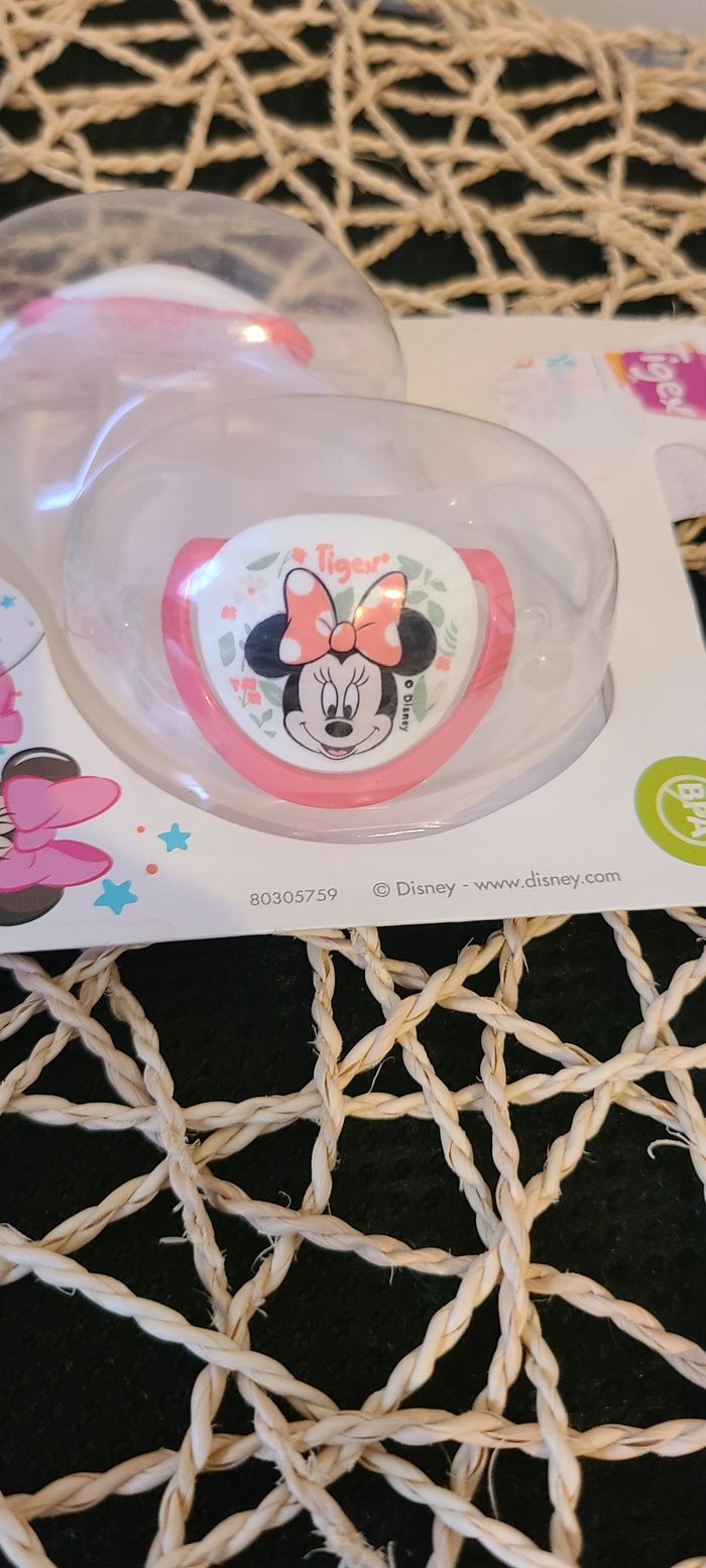 2 lots de 2 sucettes minnie 18/36m - photo numéro 3