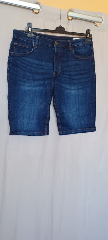 Très beau short jeans slim homme T 46