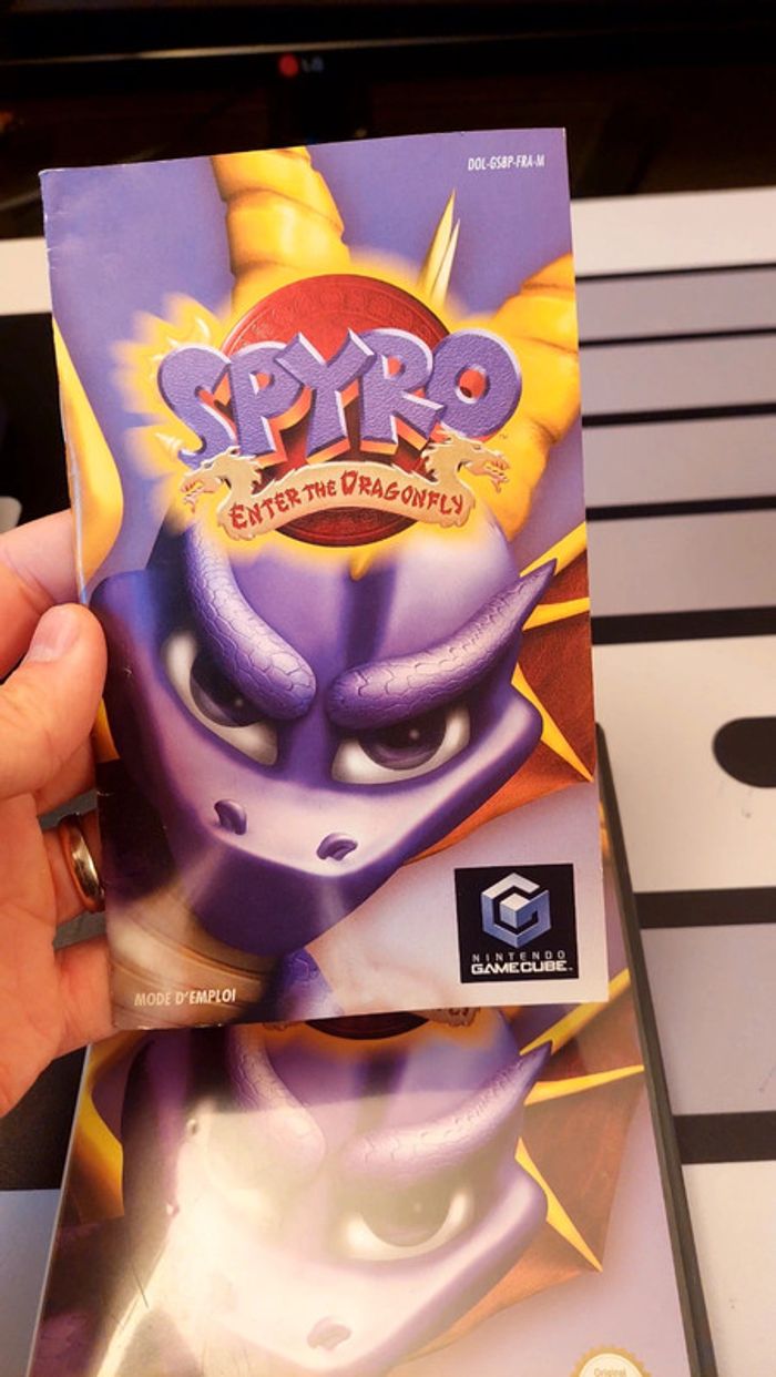 Spyro enter the dragonfly gamecube complet francais - photo numéro 7