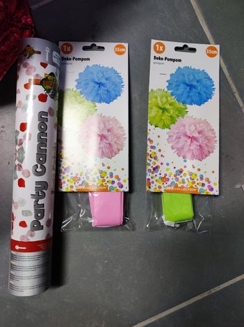 Pompons et canon à pétales neuf