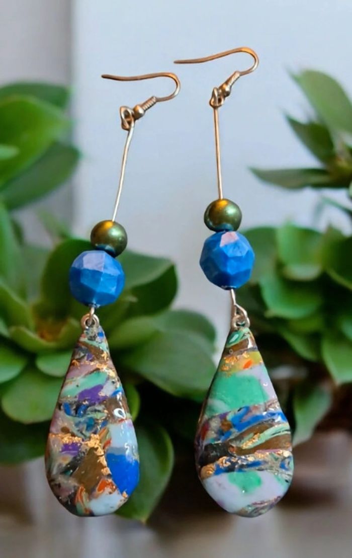 Boucles d'oreilles pendante multicolore - photo numéro 5