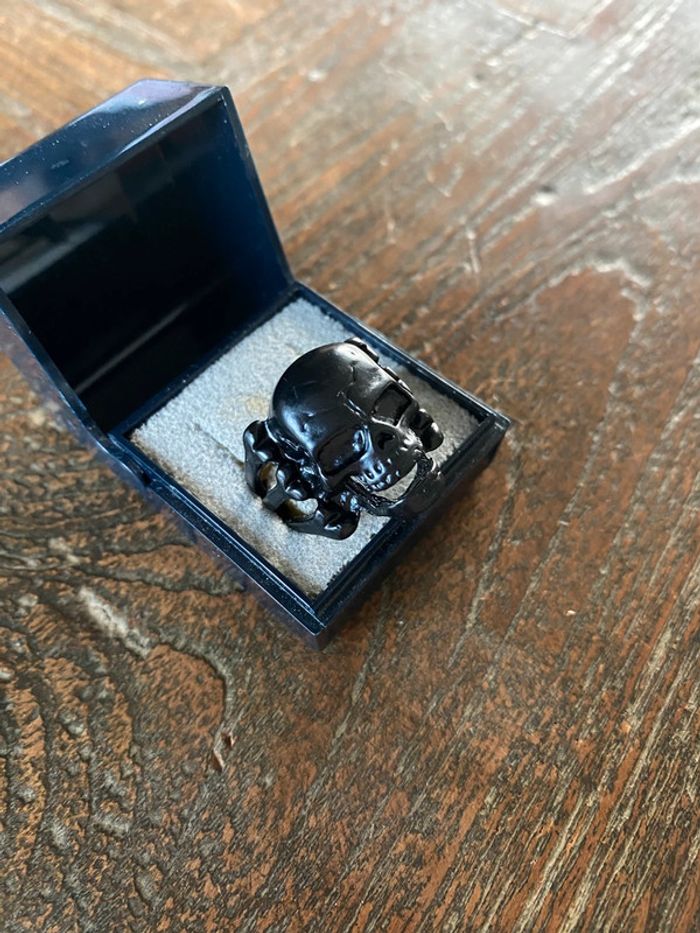 Magnifique bague noire  , gothique , taille 64 - photo numéro 5