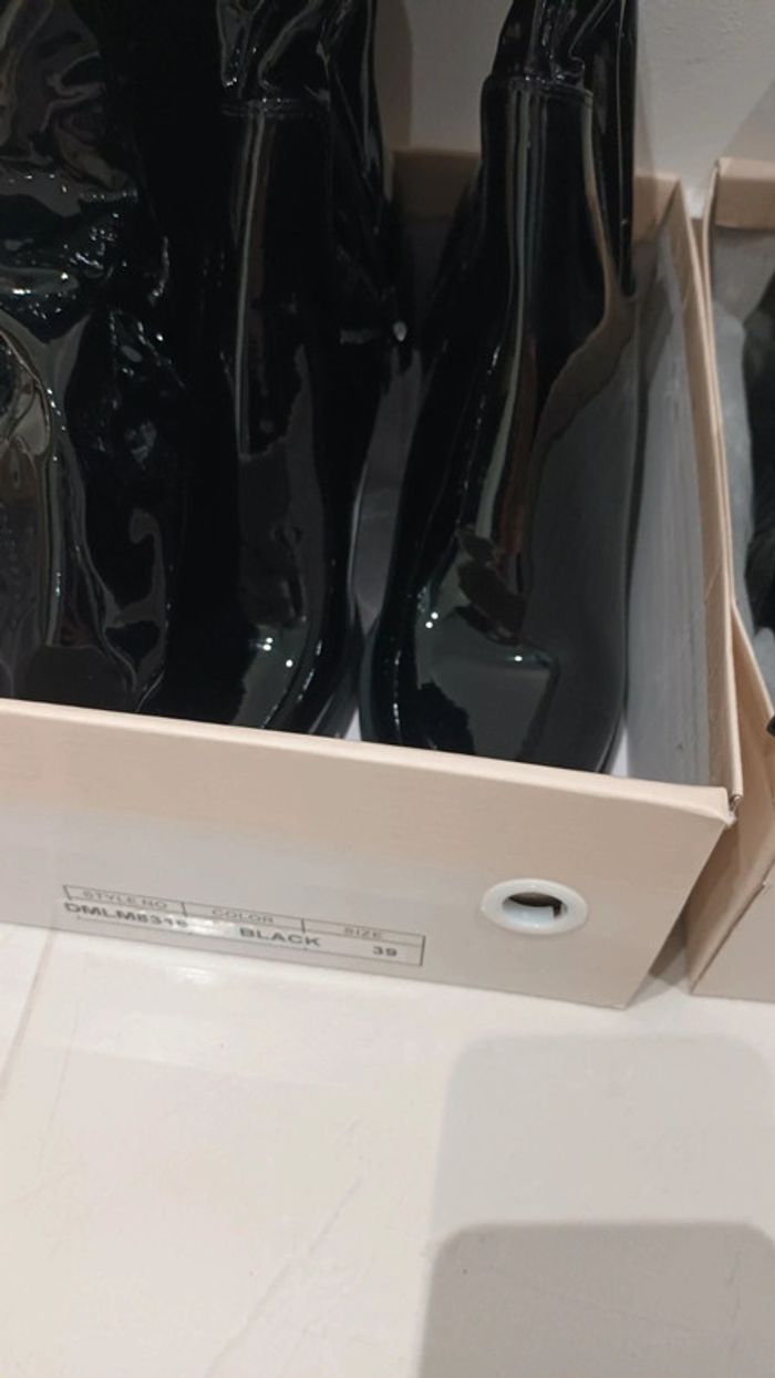 Chaussures cuissardes noires brillantes neuves taille 39 - photo numéro 4