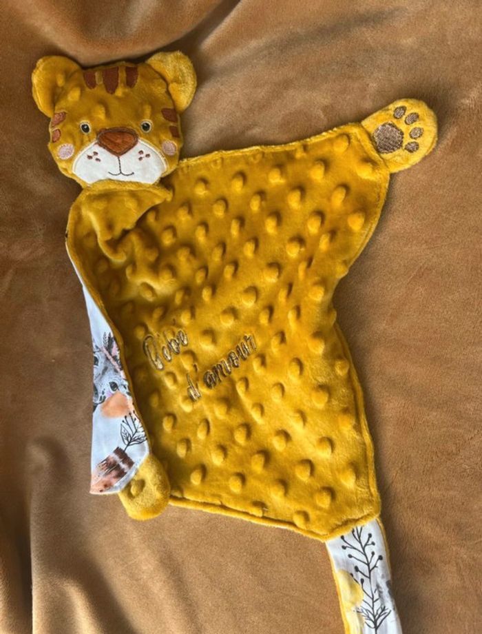 Doudou tigre brodé neuf - photo numéro 3