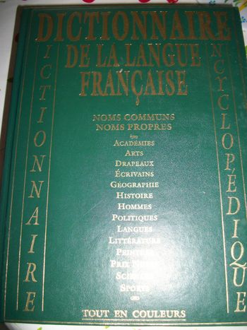 Très  beau dictionnaire 1400 pages