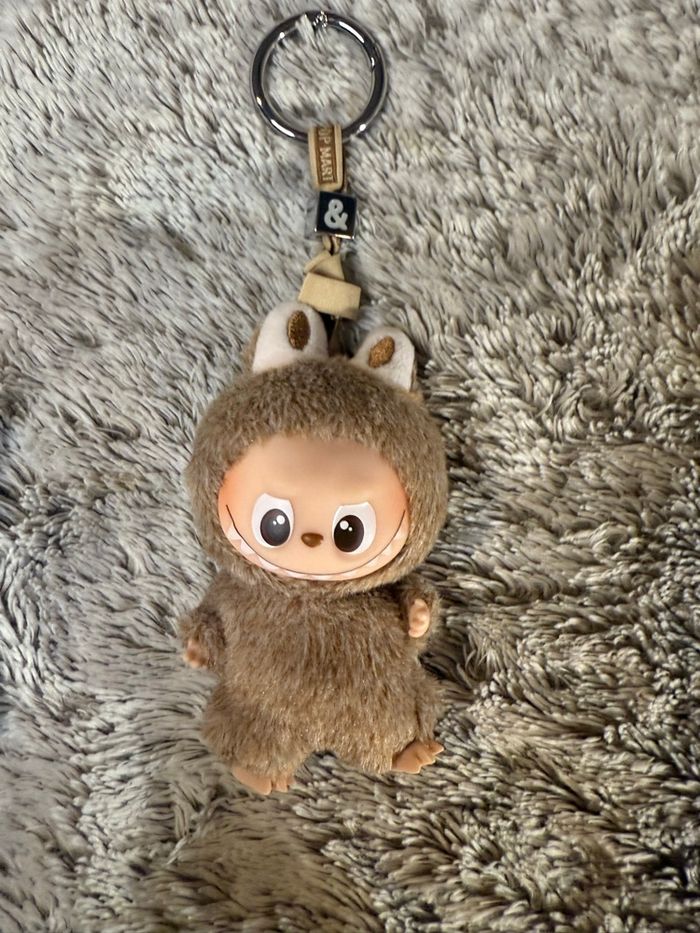 Labubu pin for love lettre & - photo numéro 2