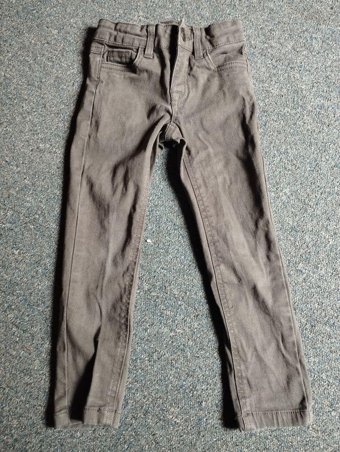 Lot de 3 pantalons et 1 salopette - photo numéro 5