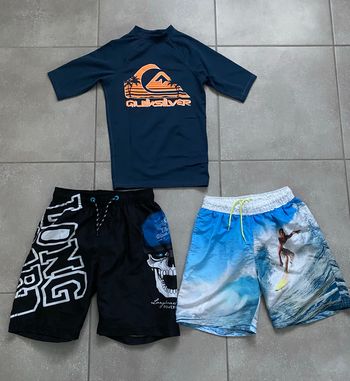 Lot bain 10 ans: shorts & t-shirt anti uv