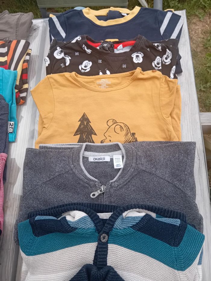 Gros lot de 48 vêtements garçon 23/24 mois 2 ans - photo numéro 4