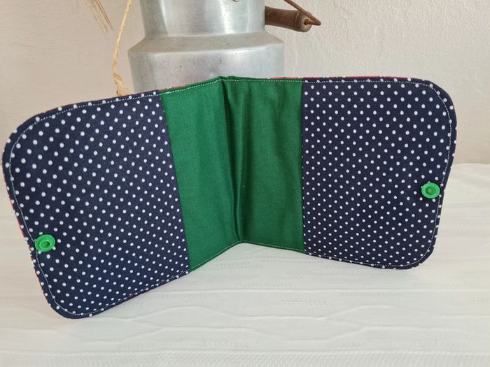 Étui de transport pour serviette hygiénique - photo numéro 3