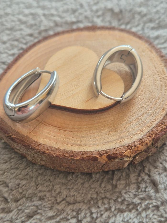 Boucle d'oreilles ovale en acier - photo numéro 3