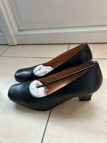 Chaussures à talon noir neuve t38