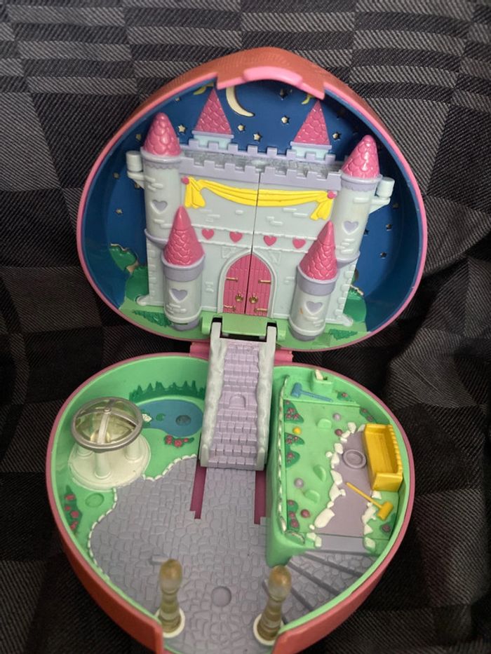 Boite coeur polly pocket château