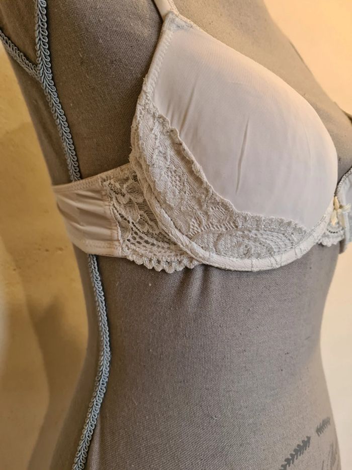Soutien gorge - photo numéro 2